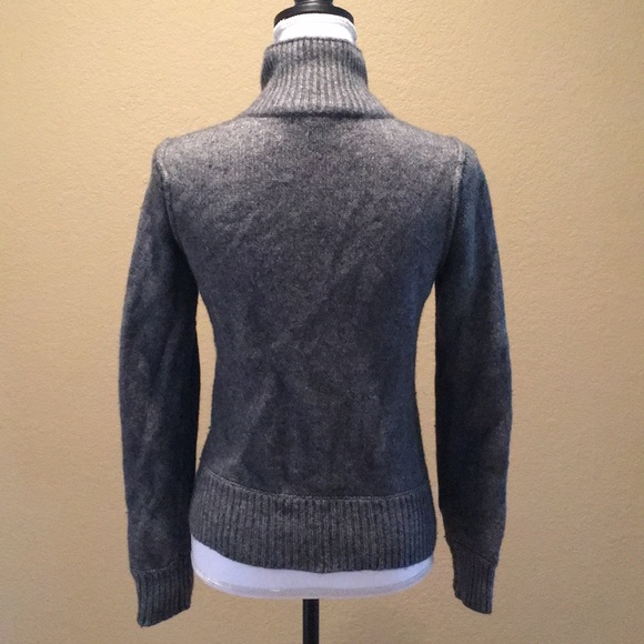 Banana Republic Lamb’s Wool & Cashmere Sweater - Picture 4 of 7